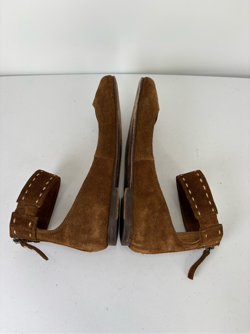 🍎 Frye Brown Suede Ankle-Strap Ballet Flats - Picture 6 of 9